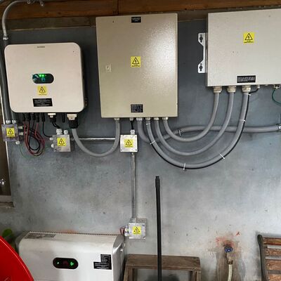 Proyecto 8kw hibrido 5kw baterías Palmilla