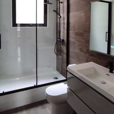 baño moderno remodelado