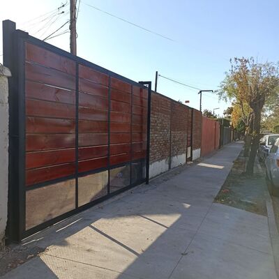 porton con cerca ladrillo