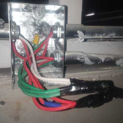 Caja de paso o derivación metálica galvanizada