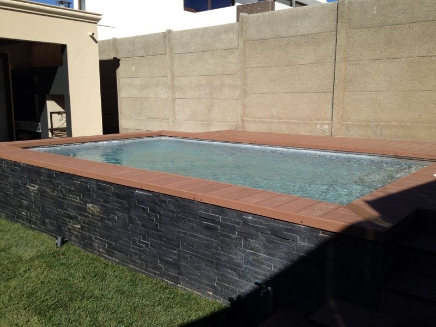 Piscina sobre nivel