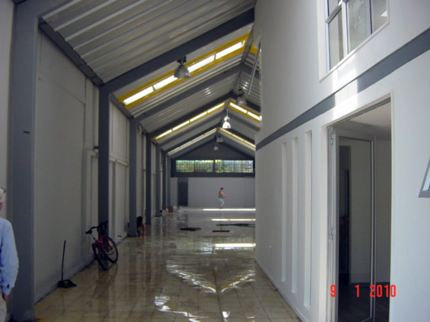 Proyecto y construccion galpon+oficinas ubicado en sector Recoleta, Santiago.