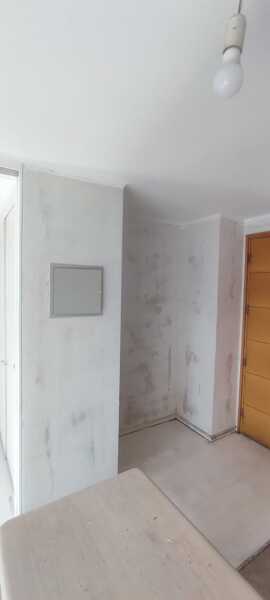 Retiro de papel mural y preparación de muros