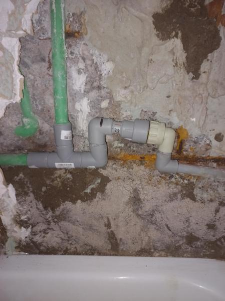 Reparación fuga de agua en tuberia PPR.