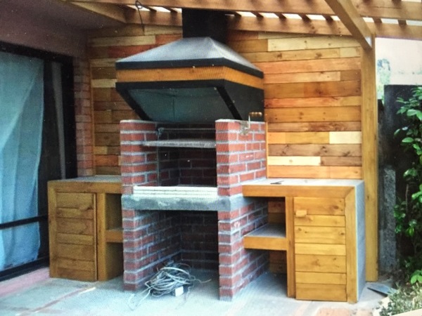 PERGOLA  CON QUINCHO TERMINADO  EN TABLA RUSTICA
