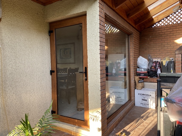 Puerta pvc abatible