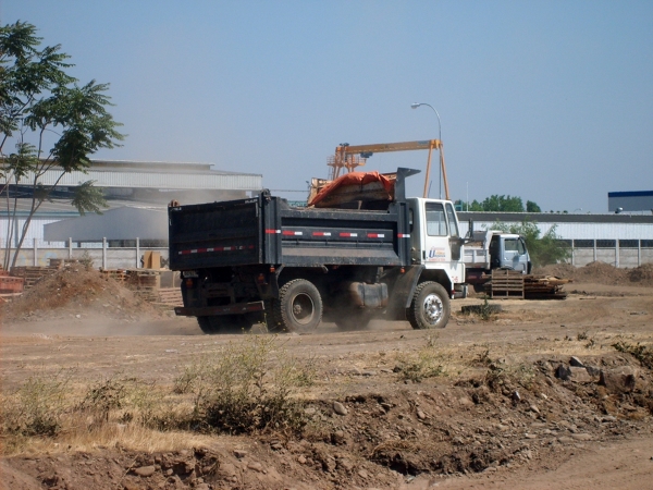 CAMIONES MOV DE TIERRA