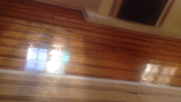 Piso  de madera Restaurante ( Pulido y vitrificado )