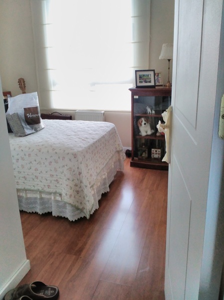 dormitorio pequeño antes