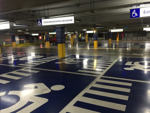 Limpieza Estacionamiento Mall Parque Arauco