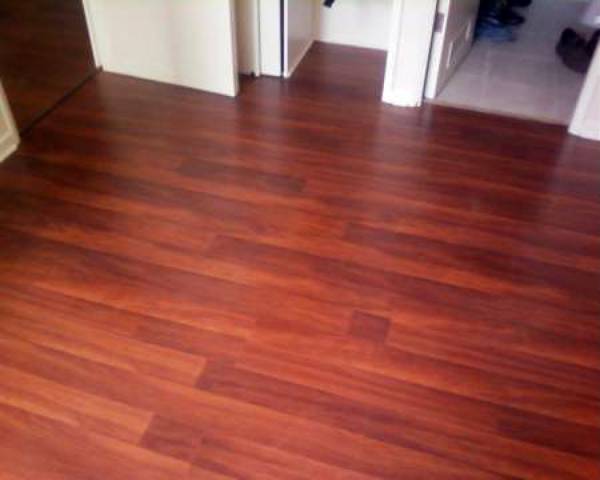 Instalador de piso flotante en la Dehesa