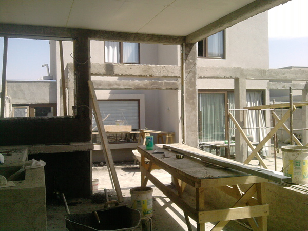 Quincho chicureo y Mesón hecho en Obra y Cobertizo