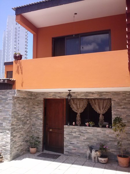 Reparacion de casa dañada por el terremoto