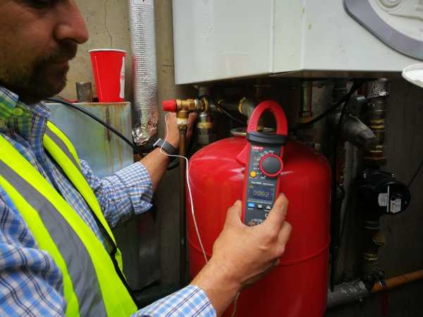 Mantenimiento Caldera Ariston Coca Cola