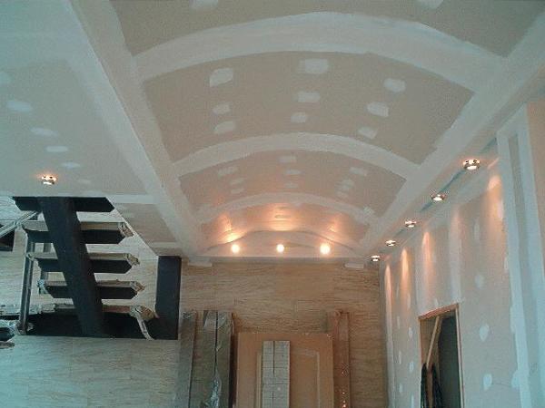 Terminación de instalaci´on de paneles de yeso en techo