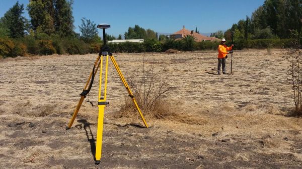 Levantamiento topográfico en El Algarrobal I, Chicureo