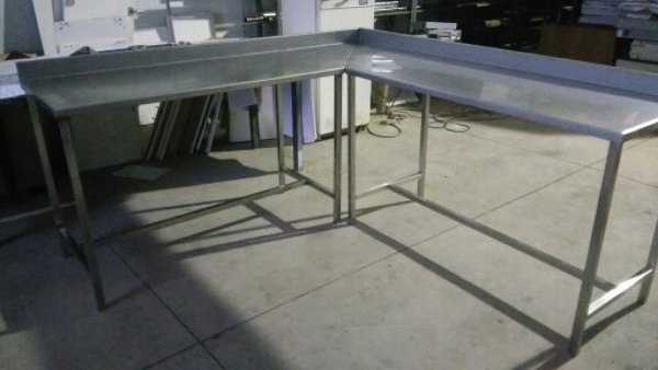 Mesón forma L de acero inoxidable