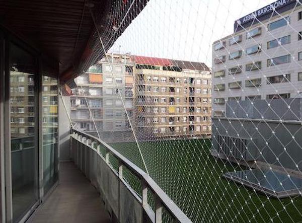 Mallas de protección anticaidas balcón ventanas