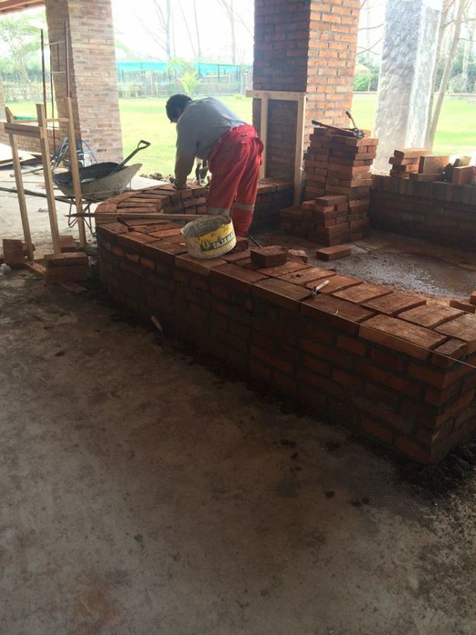 aparejo de albañileria en bar