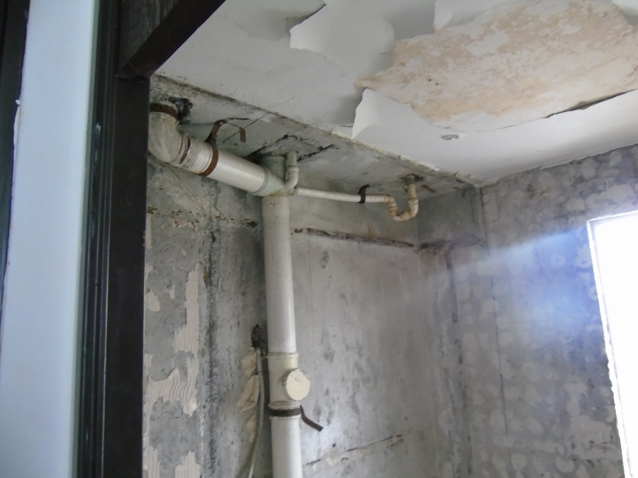 BAÑO PRINCIPAL ANTES DE LA REMODELACION