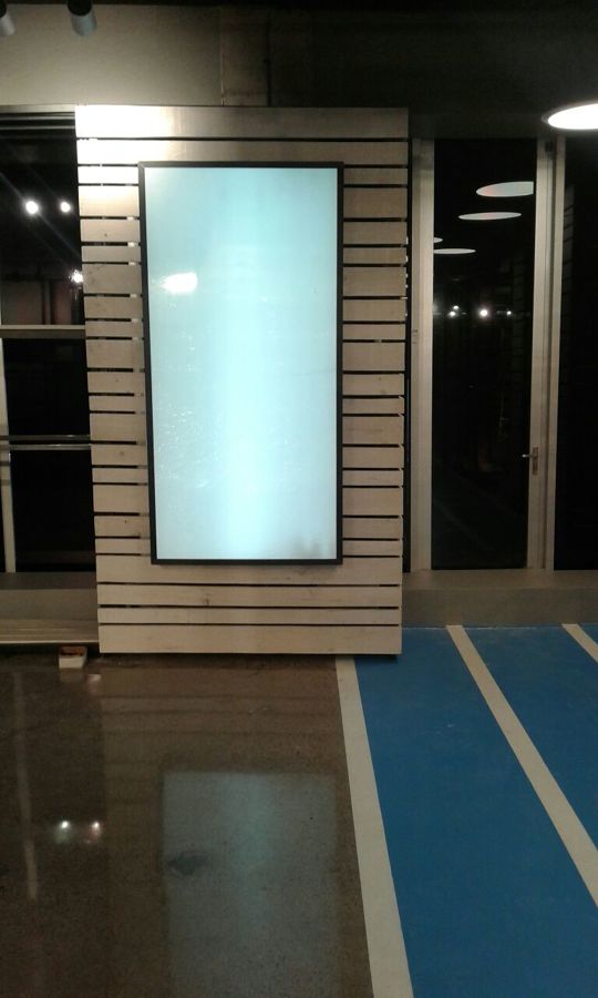 Cajas luminosas Adidas Costanera Center