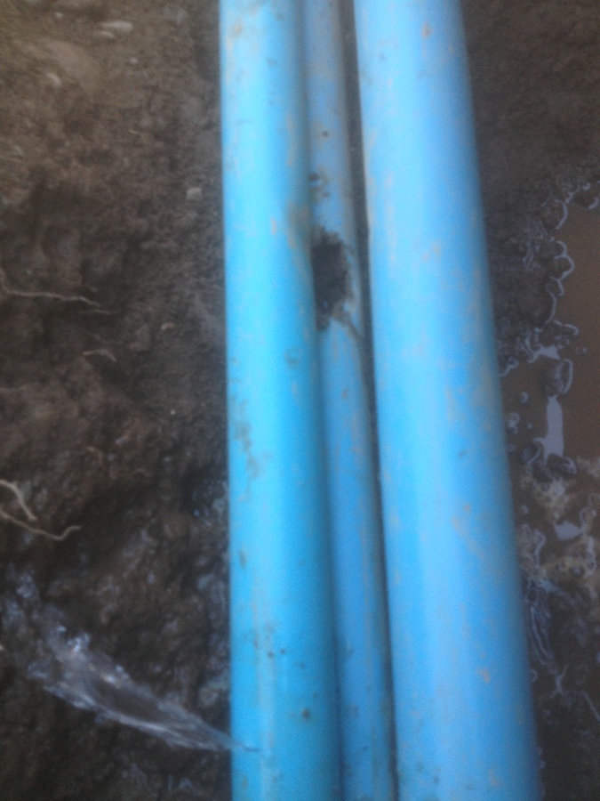 Cañerías rotas y dañadas