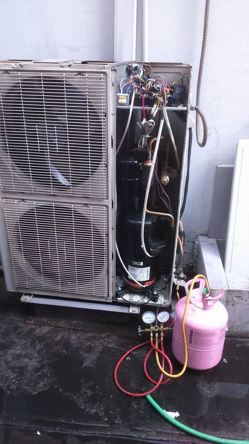 Carga refrigerrenate unidad exterior