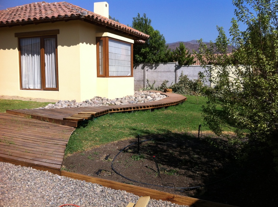 Chicureo, Piedra roja