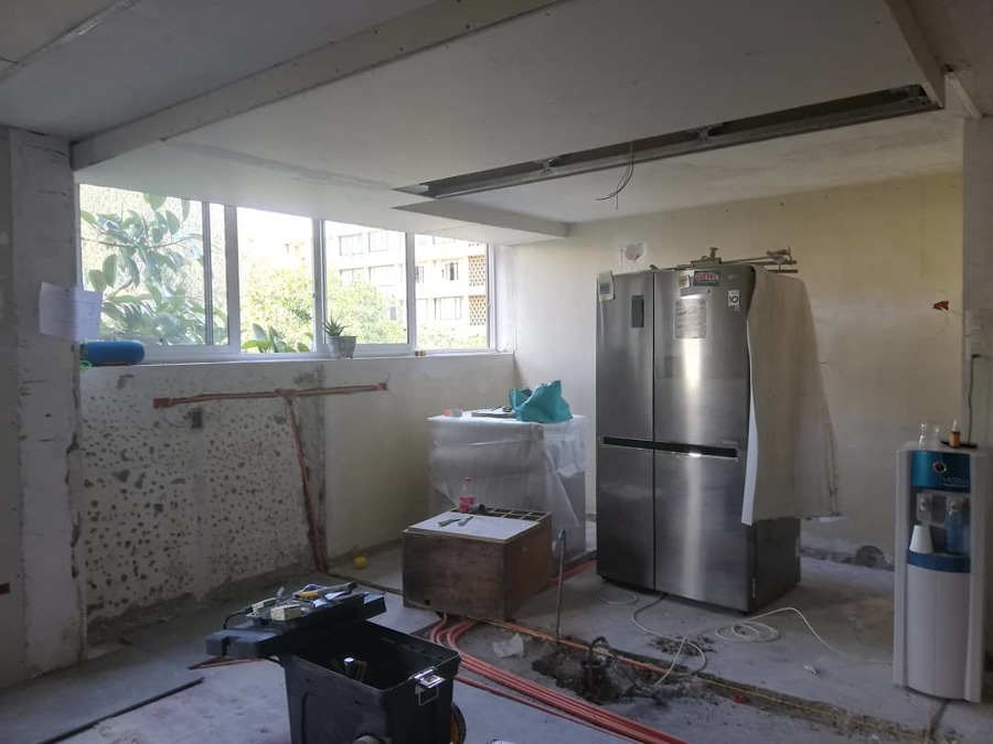 Cielo falso en construcción