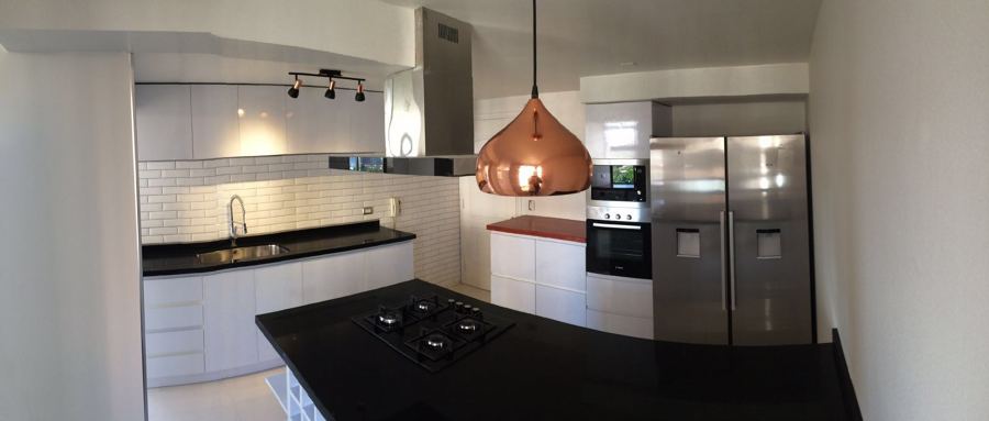 Cocina con isla incorporada