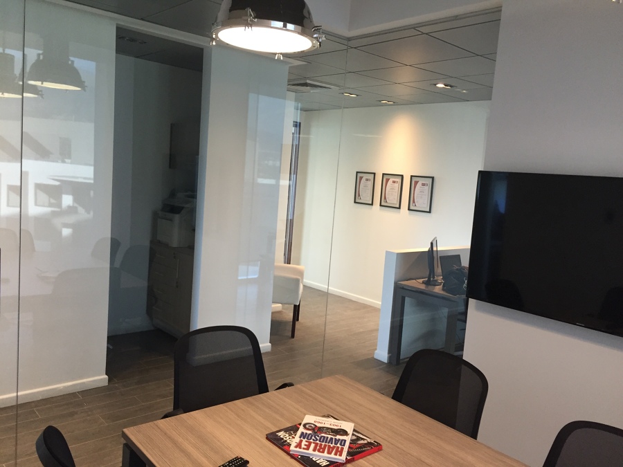 Construida sala de reuniones