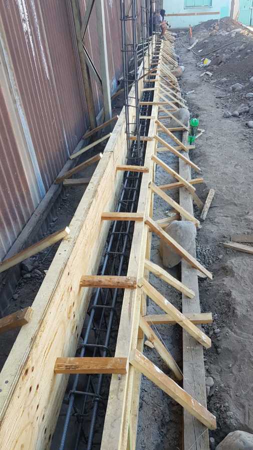 Contencion, Los Andes