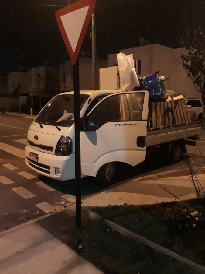 Desacargando Camioneta Kia