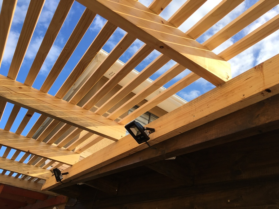 Detalle del techo e iluminación.