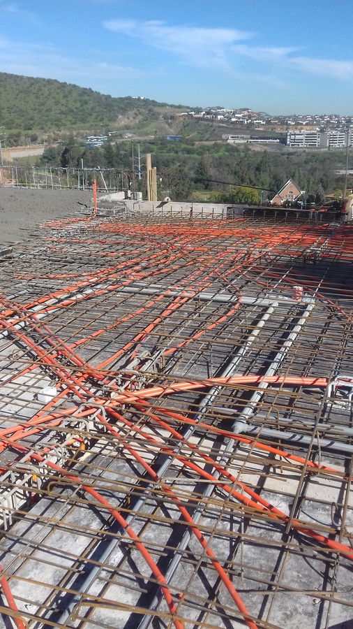 Ejecución de canalizado en loza