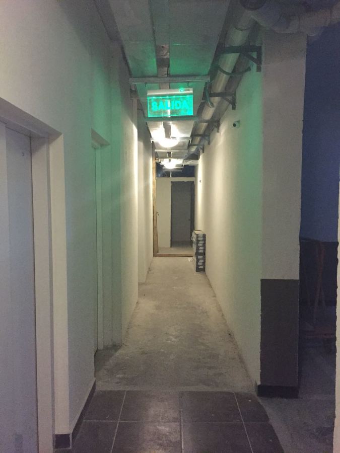 Entrada de Estacionamientos a Ascensores