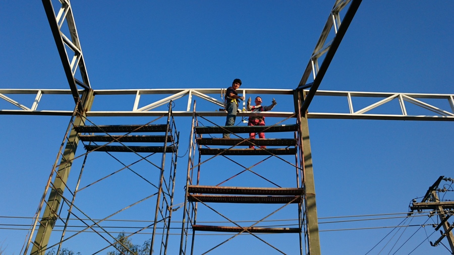 equipo de trabajo con sus respectivas protecciones