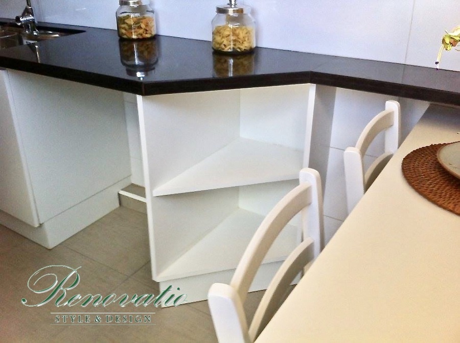 Espacio en mueble base para lavavajilla