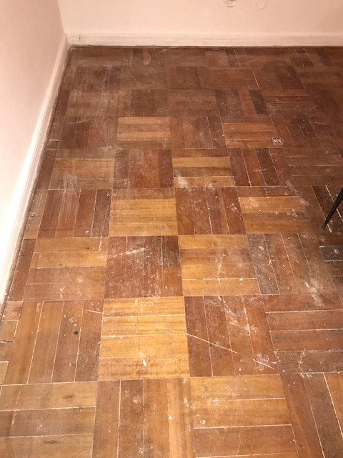 Esta era la condición del piso al iniciar el trabajo