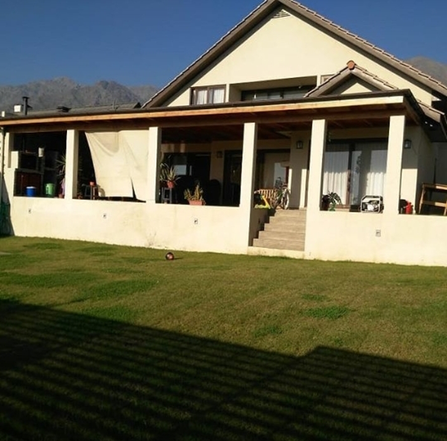 esta es una vista de como estaba la terraza y patio antes de la remodelacion