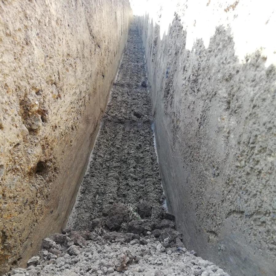 Excavación de drenaje para escurrimiento de aguas