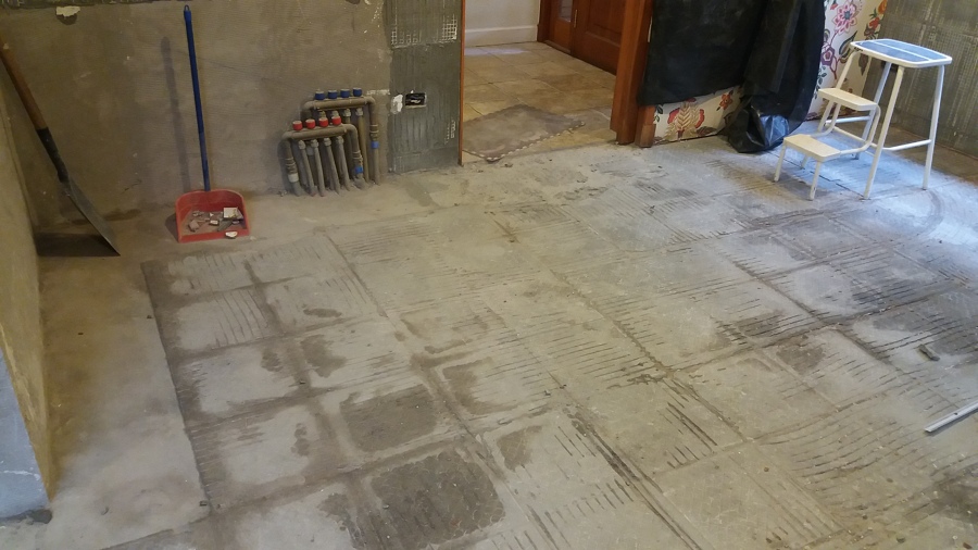 Extracción de cerámica antigua piso y muro