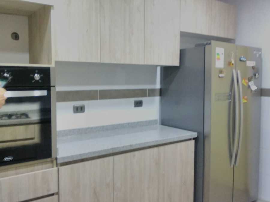 Foto vista lateral Torre