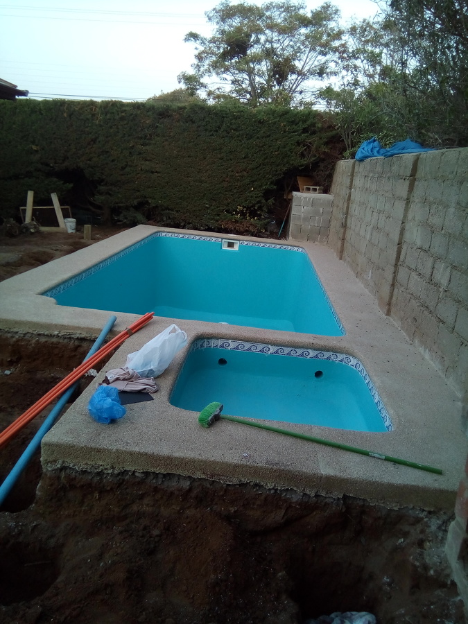 Hermosa piscina en algarrobo