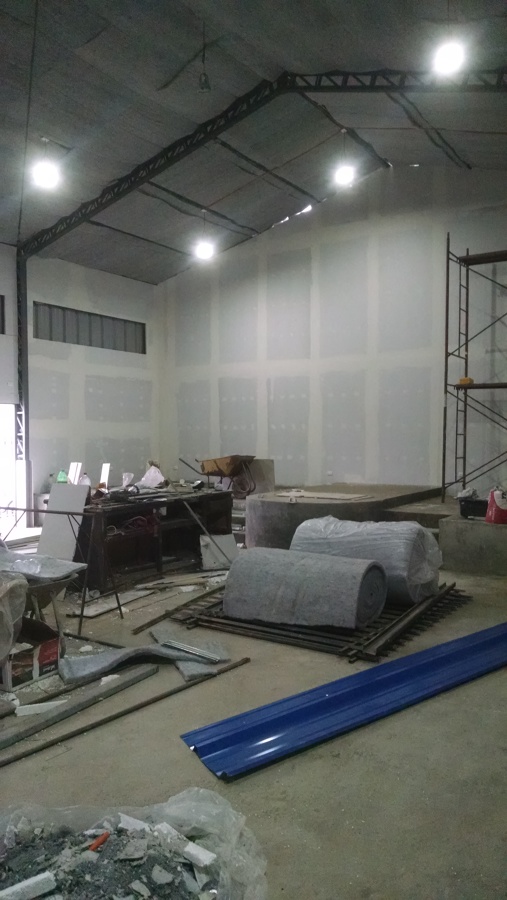 Iglesia con huinchas y pasta.murl lista para poder pintar