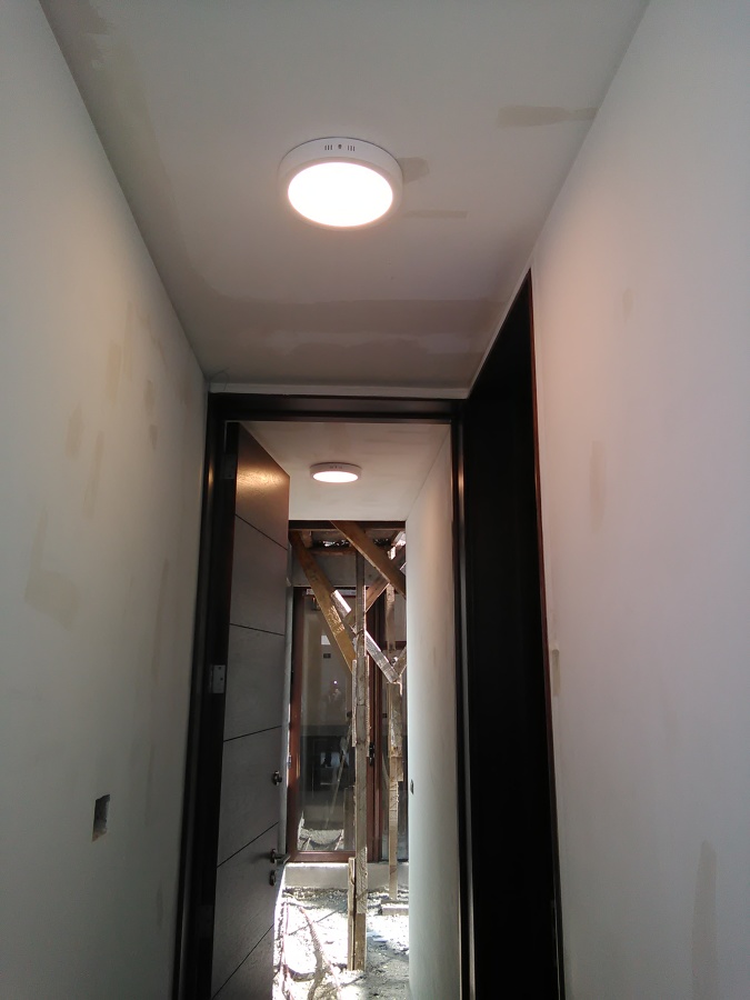 Foto: iluminacion led tipo "plafon" en pasillo de electrom roy ...