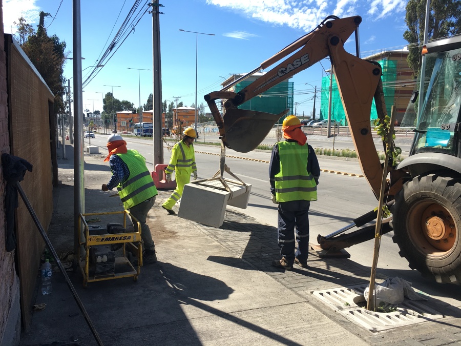 Instalación asientos de hormigón