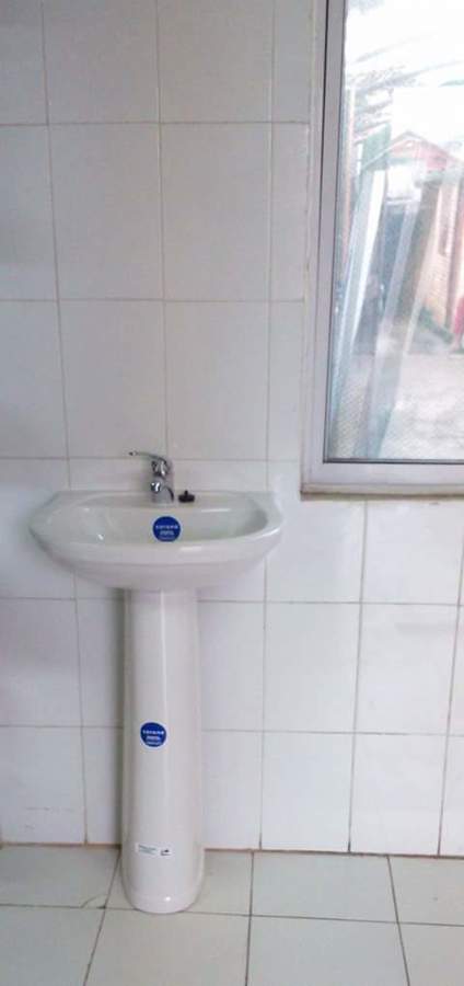 instalación de lavamanos y artefactos.