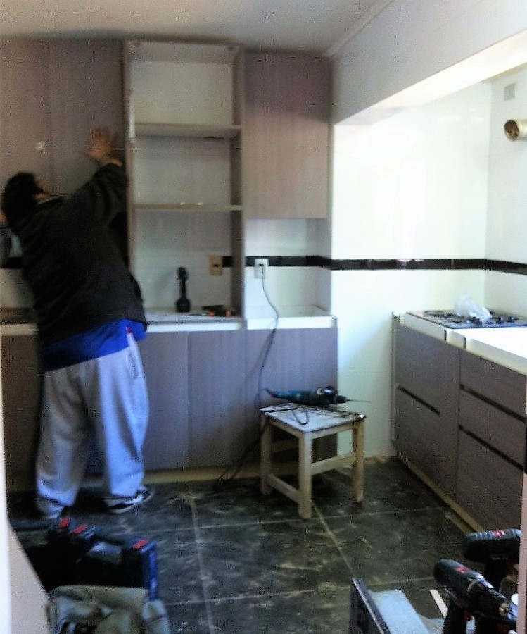 Instalando nuevos muebles