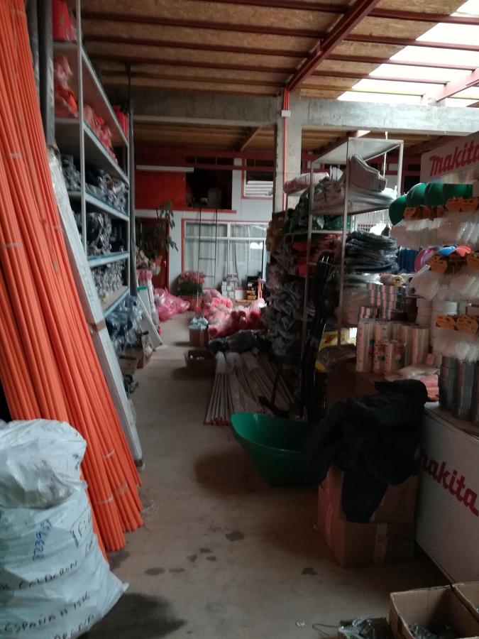 interior ferretería